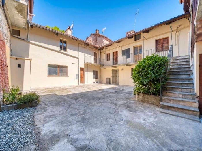 Appartamento bilocale in vendita in Piazza Novembre, Centro Storico, Collegno