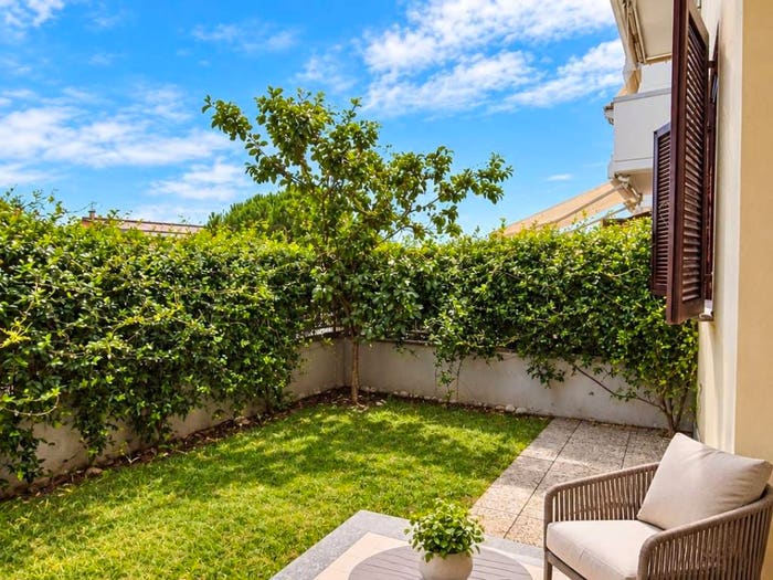 Appartamento con 5 locali in vendita in Viale Villa Gavotti, Multedo, Genova