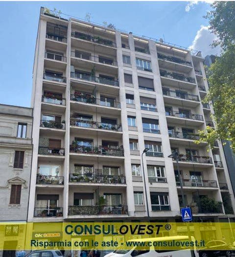 Appartamento trilocale in vendita in Viale Argonne, Argonne Corsica, Milano