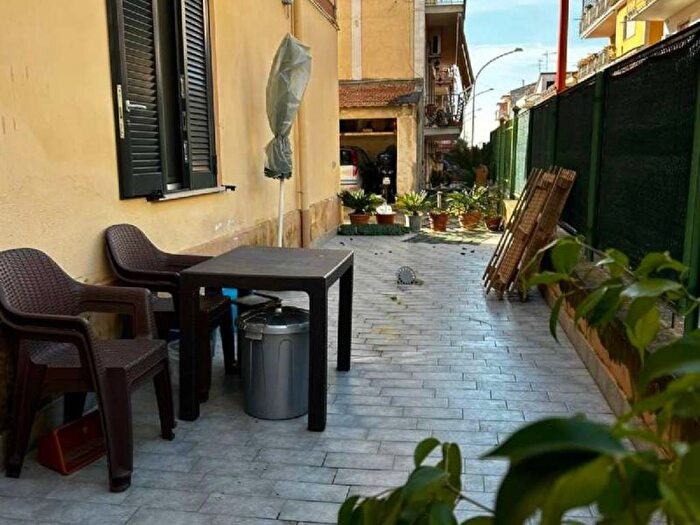 Appartamento trilocale in vendita in via Enrico de nicola, Casapulla