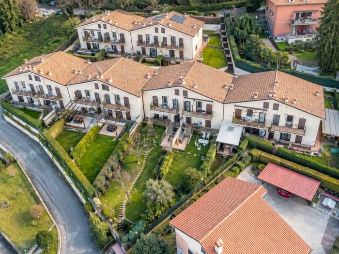 Appartamento trilocale in vendita in Via Filippo Luzi, Montecompatri, Monte Compatri
