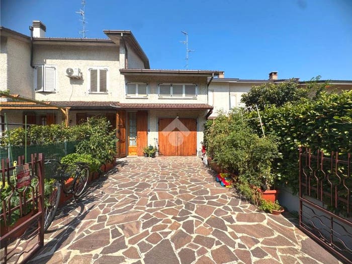 Appartamento quadrilocale in vendita in Via A Frank, Santa Maria San Giovanni, Novellara