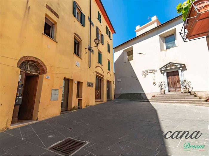 Appartamento quadrilocale in vendita in via bardelloni, Centro, Monterotondo Marittimo