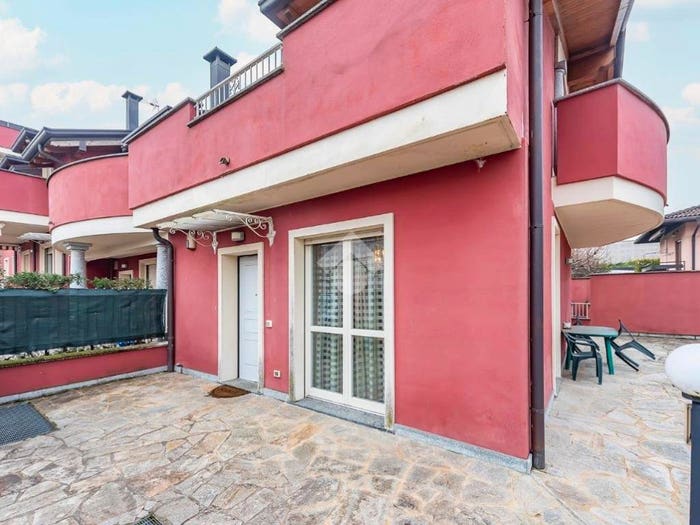 Casa con 6 locali in vendita in Via Carroccio, Rescaldina