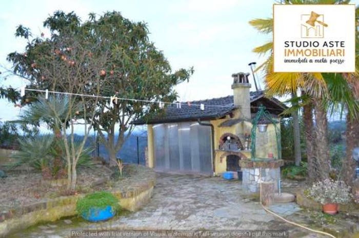 Casa quadrilocale in vendita in Frazione Mombarone, Mombarone, Asti