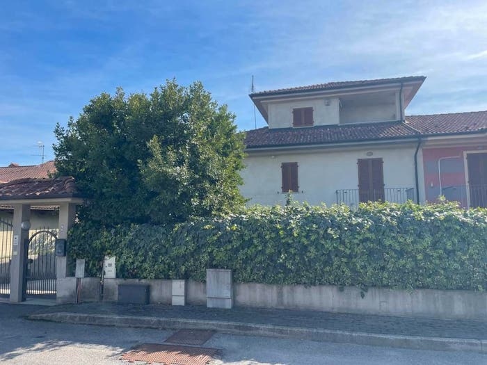Casa con 6 locali in vendita in Via Giacomo Leopardi, Trinità
