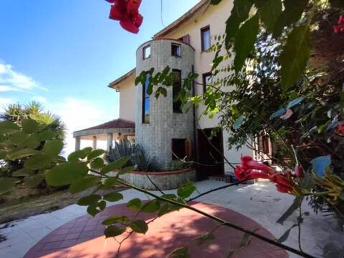Casa con 6 locali in vendita in Contrada Pantano No Number, Reitano