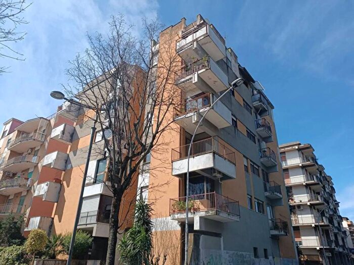 Appartamento con 5 locali in vendita in Via Luigi Settembrini, Corso Trieste, Caserta