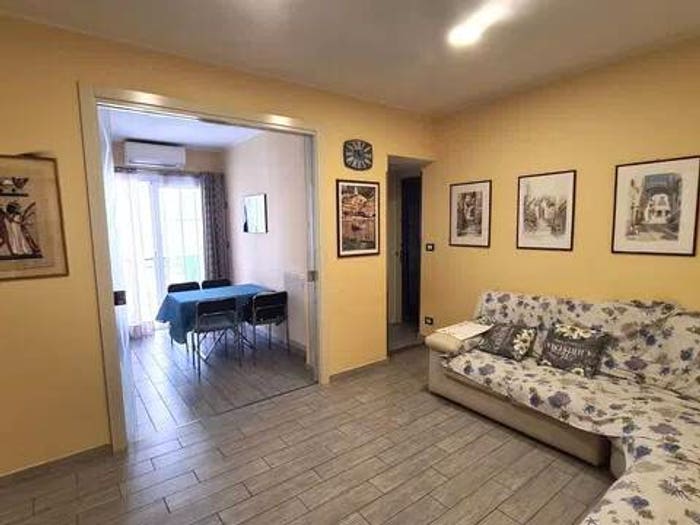 Appartamento trilocale in vendita in Laigueglia