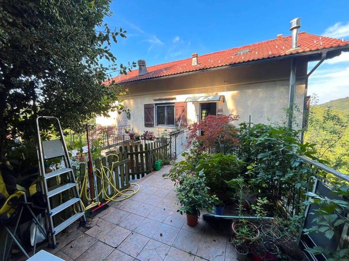 Casa trilocale in vendita in Via Aprile, Mignanego