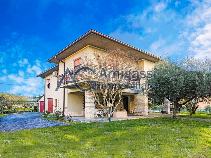 Casa con 6 locali in vendita in Via Borghetto, Centro, Villa d'Almè