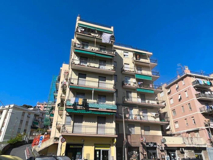 Appartamento trilocale in vendita in Salita alla Chiesa di Fegino, Borzoli, Genova