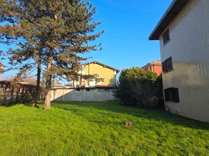 Appartamento trilocale in vendita in Via Beniamino Cavalli, Centro, Castrezzato