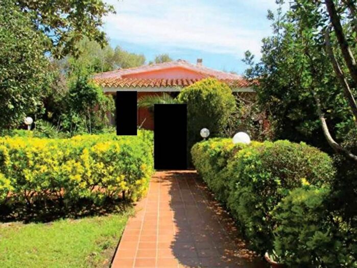 Casa con 6 locali in vendita in Via Mare Adriatico, Pittulongu, Olbia