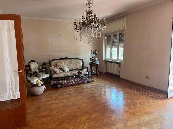 Appartamento quadrilocale in vendita in Vomero, Napoli