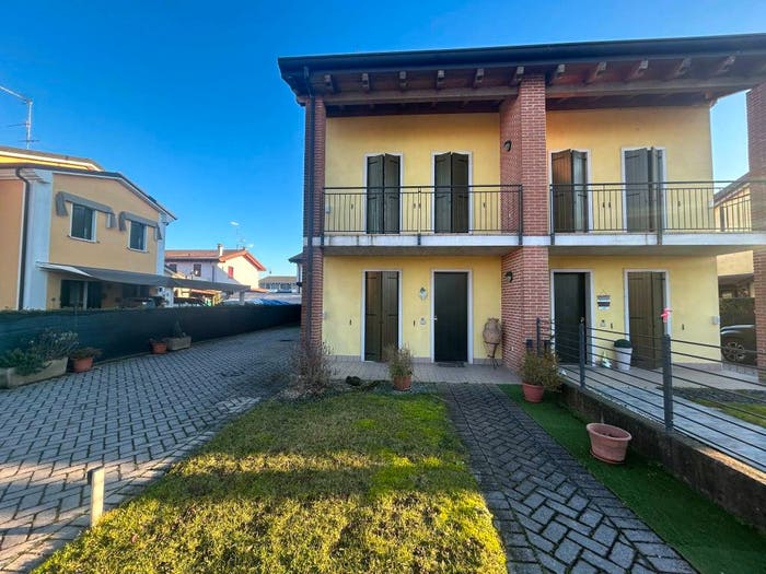 Casa trilocale in vendita in Via Giotto, Angiari
