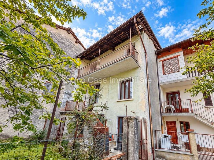 Casa trilocale in vendita in Via Martiri della Libertà, Rueglio