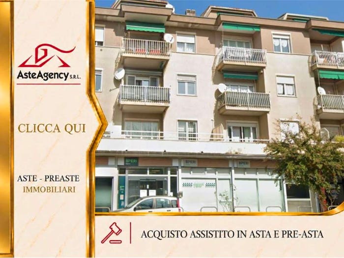 Appartamento quadrilocale in vendita in Via Valcuvia, Centro, Cittiglio