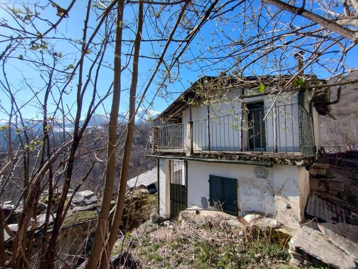 Casa con 6 locali in vendita in Borgata Ruetto, Oncino