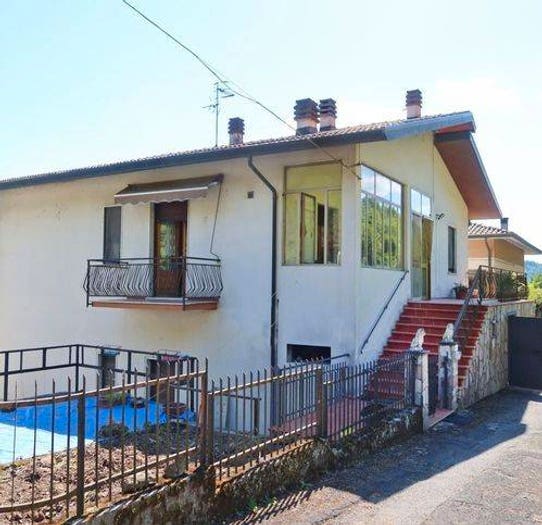 Appartamento con 5 locali in vendita in Località San Chiara, Gassano, Fivizzano