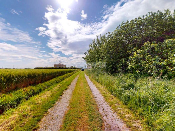 Appartamento con 6 locali in vendita in Via Molino Molino Albergati c, Frazioni Nord, Cento
