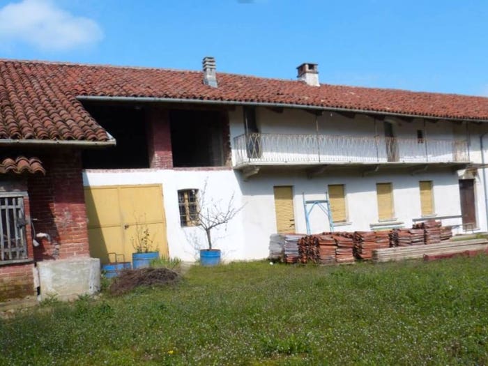 Casa con 6 locali in vendita in Via Vittorio Emanuele, Centro, Salmour