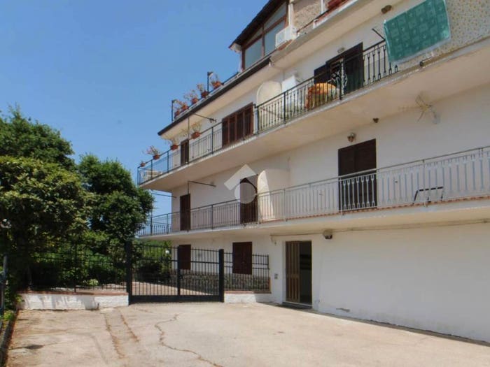 Appartamento trilocale in vendita in Località Vallena, Centola
