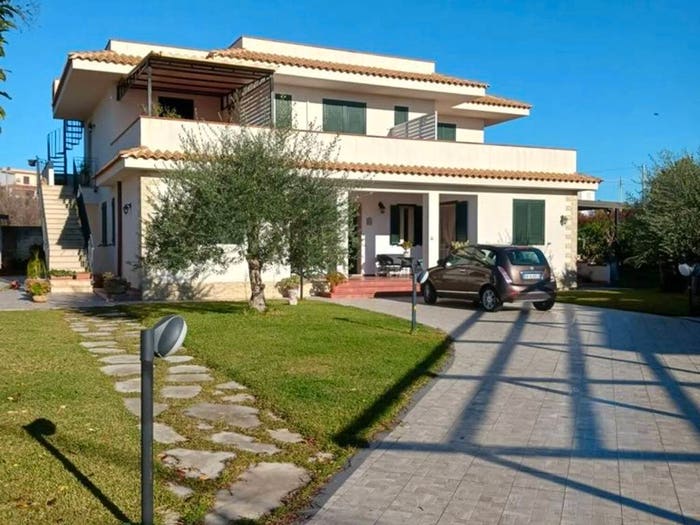 Casa con 6 locali in vendita in Via C Di Lorenzo Borgia, Lido Di Noto, Noto