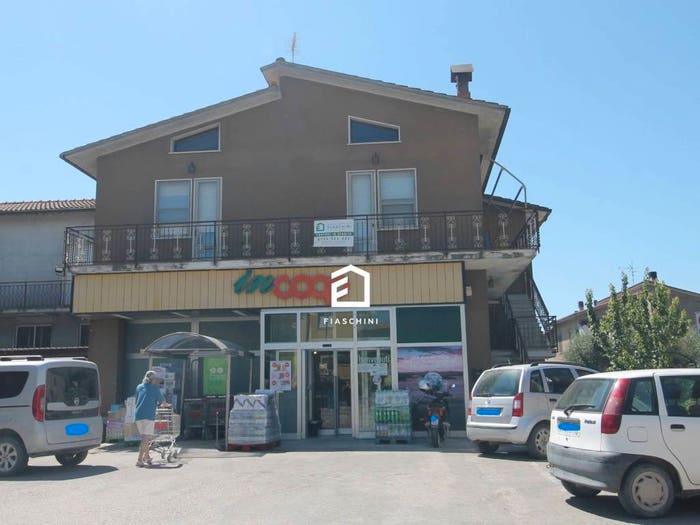 Casa con 6 locali in vendita in Via Amerina, Giove