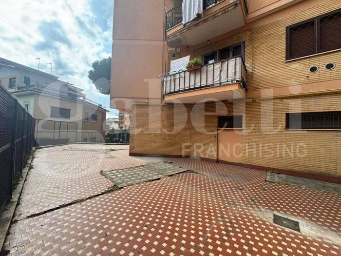 Appartamento quadrilocale in vendita in VIA DEL CROCIFISSO SNC, Centro, Marino