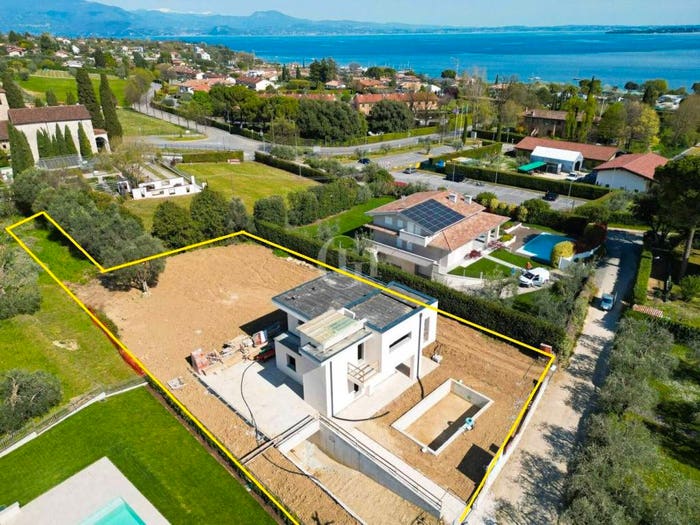 Casa quadrilocale in vendita in Via San Cassiano, Moniga del Garda