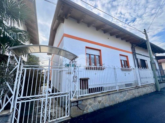 Casa quadrilocale in vendita in Via puccini, Centro, Orbassano