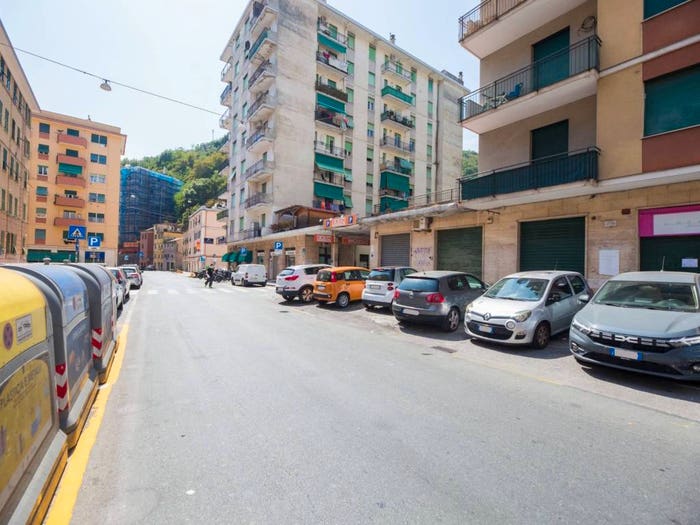 Appartamento trilocale in vendita in Via Piacenza, Molassana, Genova