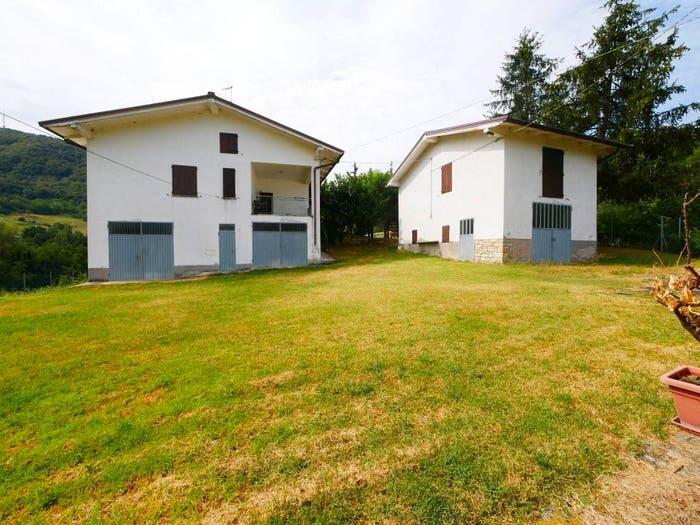 Casa quadrilocale in vendita in Via Valle Olio, Serramazzoni