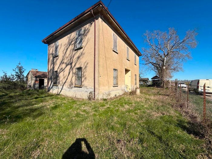 Casa con 6 locali in vendita in Via Maè, Argenta