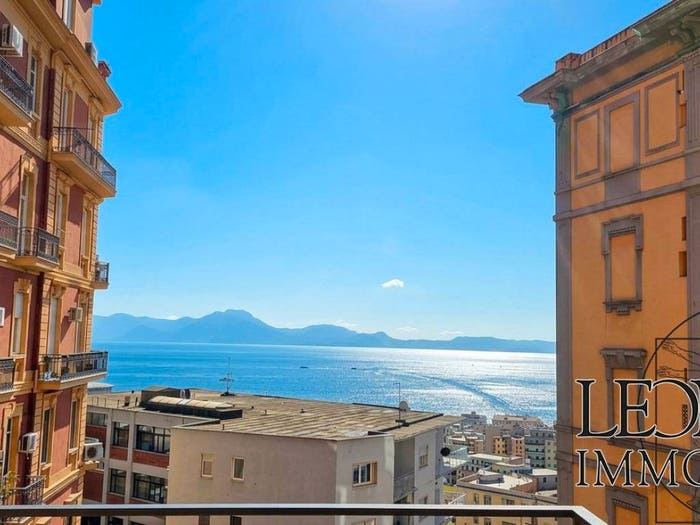 Appartamento quadrilocale in vendita in Via Torquato Tasso, Vomero, Napoli