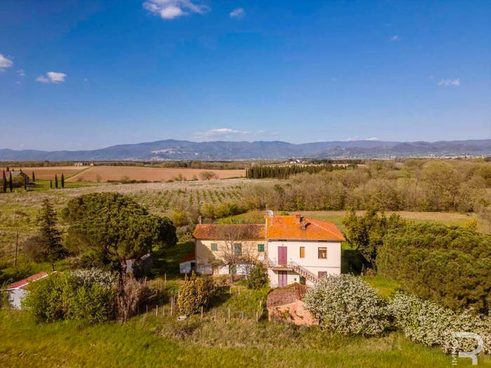 Casa con 6 locali in vendita in Case Sparse Centoia, Cortona