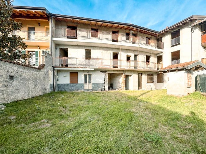 Casa trilocale in vendita in Via Piana, Centro, Paruzzaro