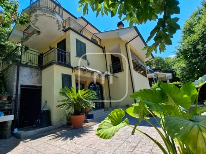 Casa con 6 locali in vendita in Via Rodi, Centro, Palestrina