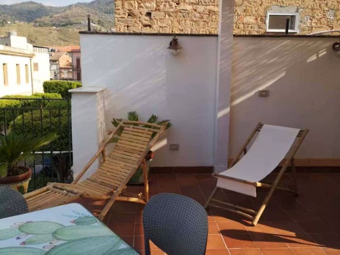 Appartamento trilocale in affitto in Via Borgo, Santo Stefano di Camastra