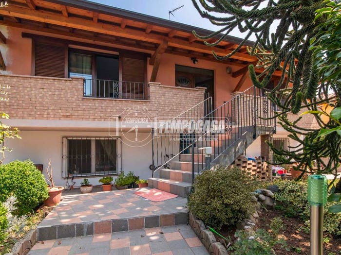 Casa con 5 locali in vendita in Via A Guglielmetti, Mozzate