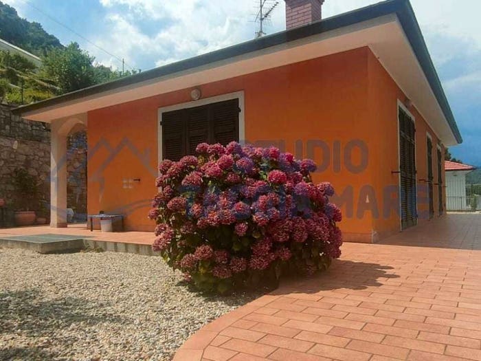 Casa con 6 locali in vendita in Corso della Repubblica, Centro, Camporosso