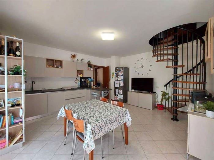 Appartamento trilocale in vendita in via oriani, Mombretto, Mediglia