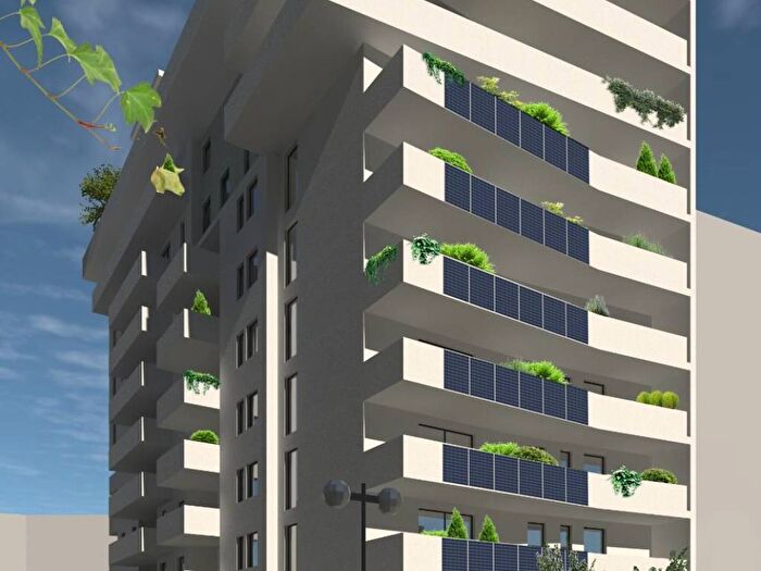Appartamento quadrilocale in vendita in Via dei Mille, Panebianco Tribunale, Cosenza