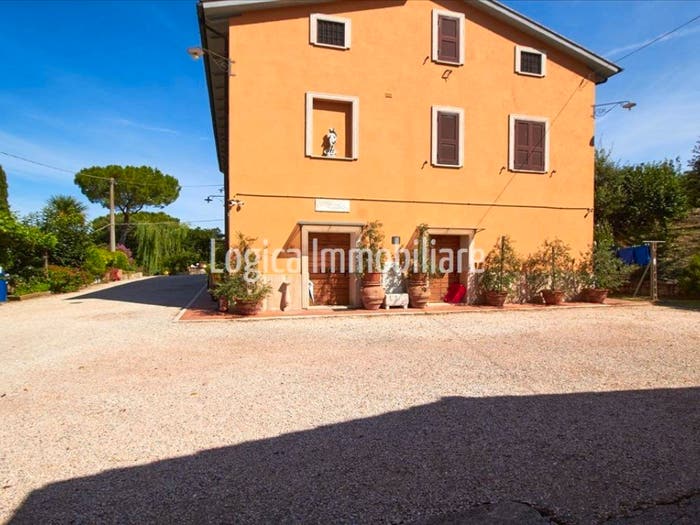 Casa con 6 locali in vendita in Via Cassia Aurelia II, Centro, Chiusi