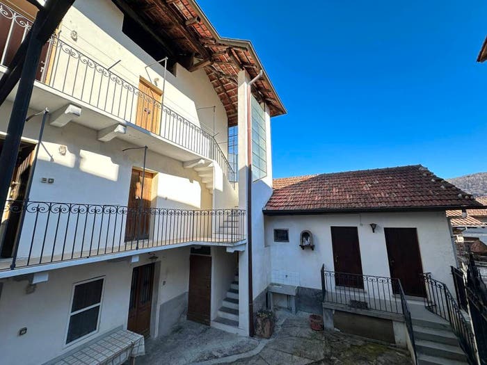 Casa con 6 locali in vendita in Brovello, BrovelloCarpugnino