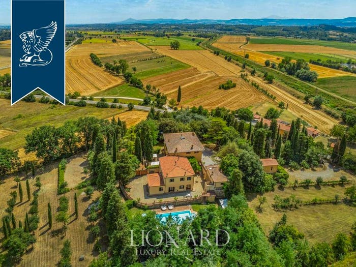 Casa con 6 locali in vendita in Foiano della Chiana