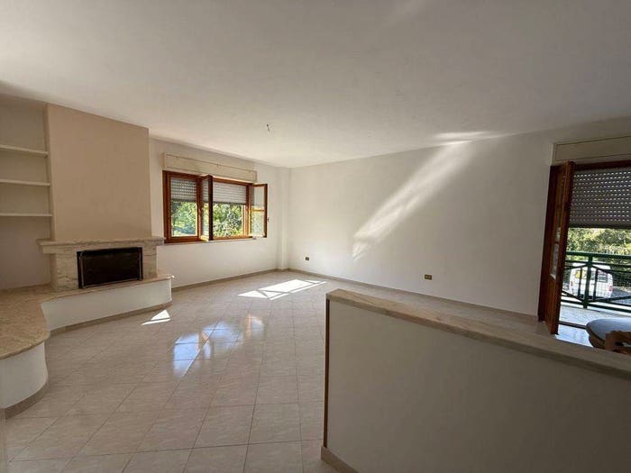 Appartamento quadrilocale in vendita in via degli etruschi, Centro, Paciano