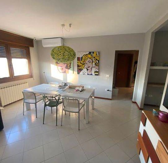 Casa con 6 locali in vendita in Corso Vittorio Emanuele Ii, Centro, Adria