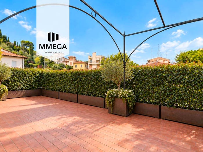 Appartamento quadrilocale in vendita in Viale Alessandro Volta, Campo di Marte, Firenze